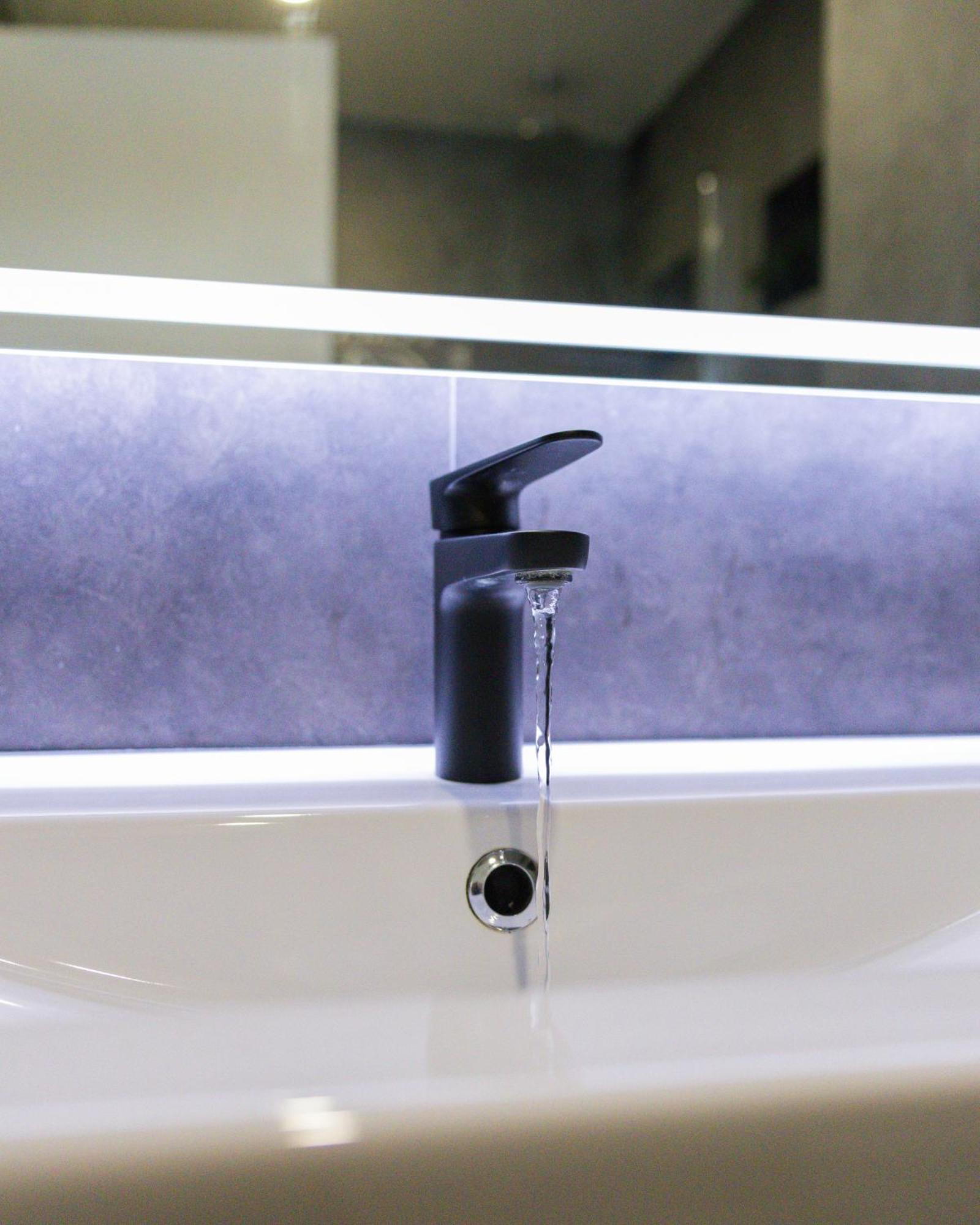 Jucuzzi Bath. Japanese Toilet. Belfast City Centre. Bagian luar foto